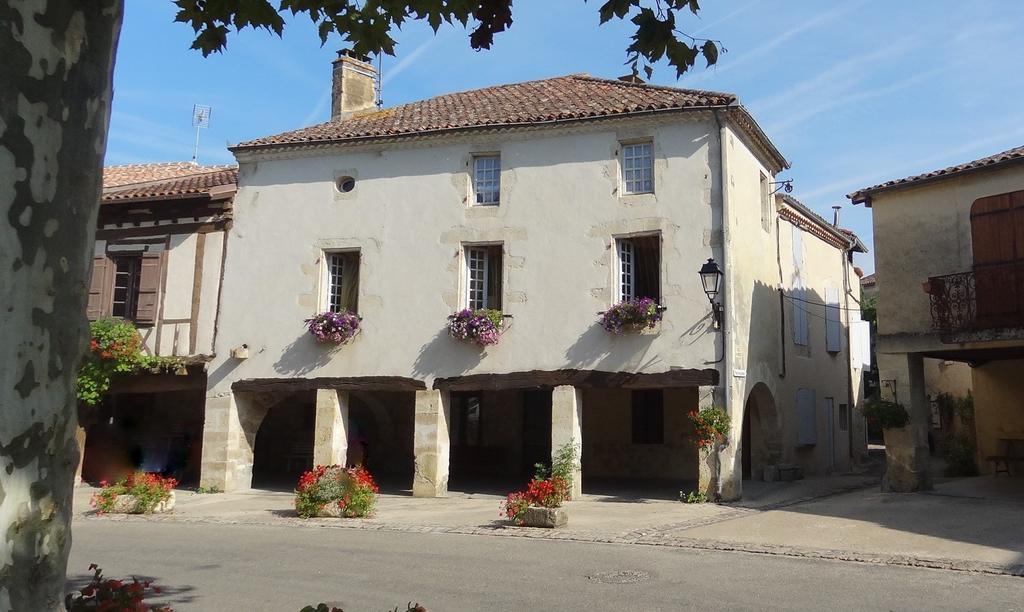 Les Hirondelles Villa Fources Exterior photo