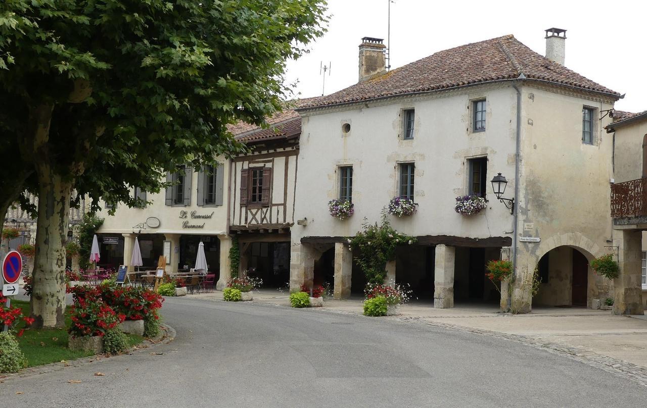 Les Hirondelles Villa Fources Exterior photo